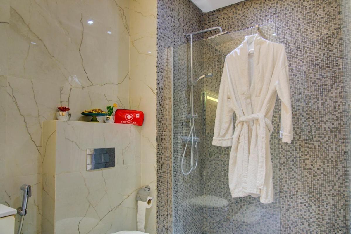 Luxe 3 Bedroom Piscine *
