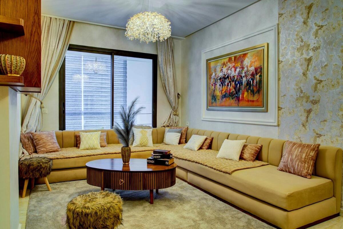 Luxe 3 Bedroom Piscine Apartment *